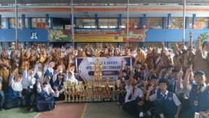 SMP Negeri 1 Sengkang menorehkan prestasi Juara Umum 1 pada PORSENI tingkat SMP se Kabupaten Wajo tahun 2025